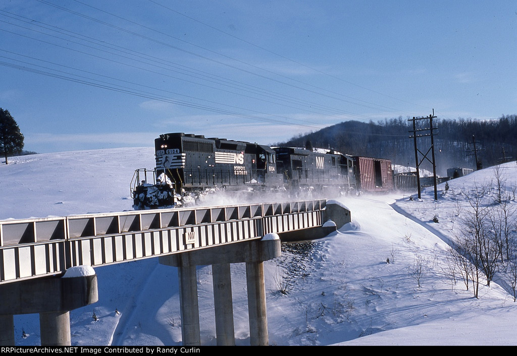 NS 6104 near Karo